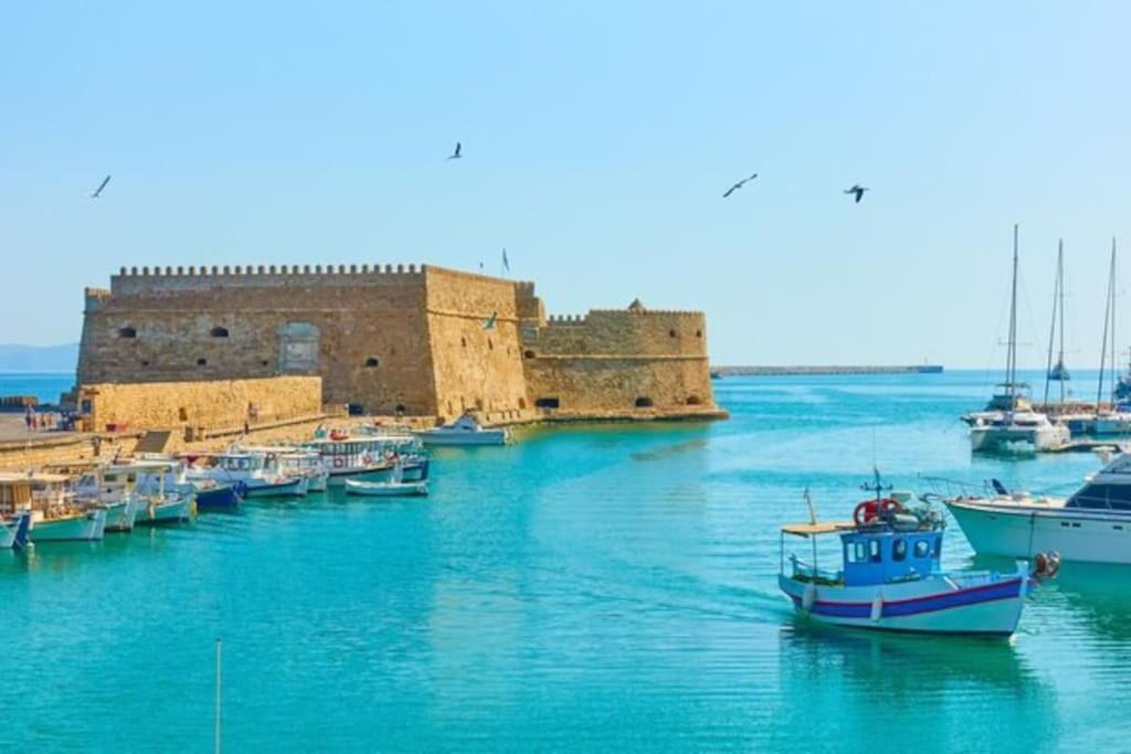 Elegant Fully Equipped Apartment Near City Centre Heraklion  Exterior photo